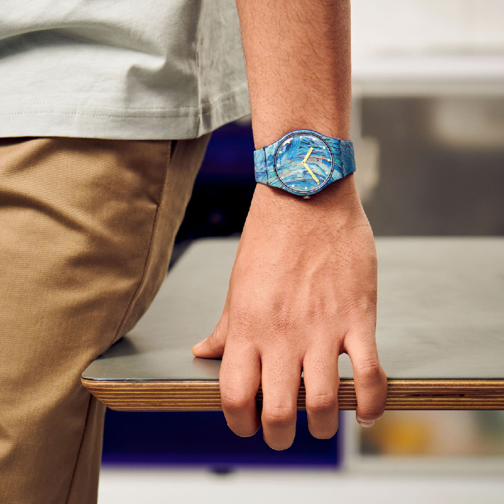Montre Swatch Specials and Limited Editions SUOZ335 The starry night by  Vincent van Gogh • EAN: 7610522834842 • Montre.be
